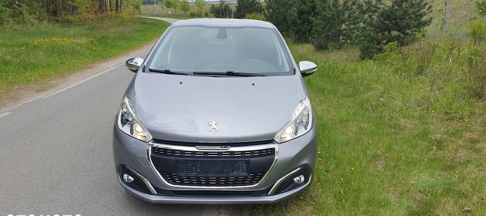 Peugeot 208 cena 36600 przebieg: 86900, rok produkcji 2019 z Strzyżów małe 742